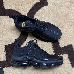 Nike air vapormax all black size 9.5